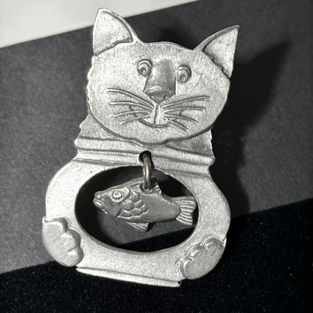 Cat Brooch • Fishbowl | 🐟 Moves • Vintage Signed Pin - Silver-Pewter Estate Find